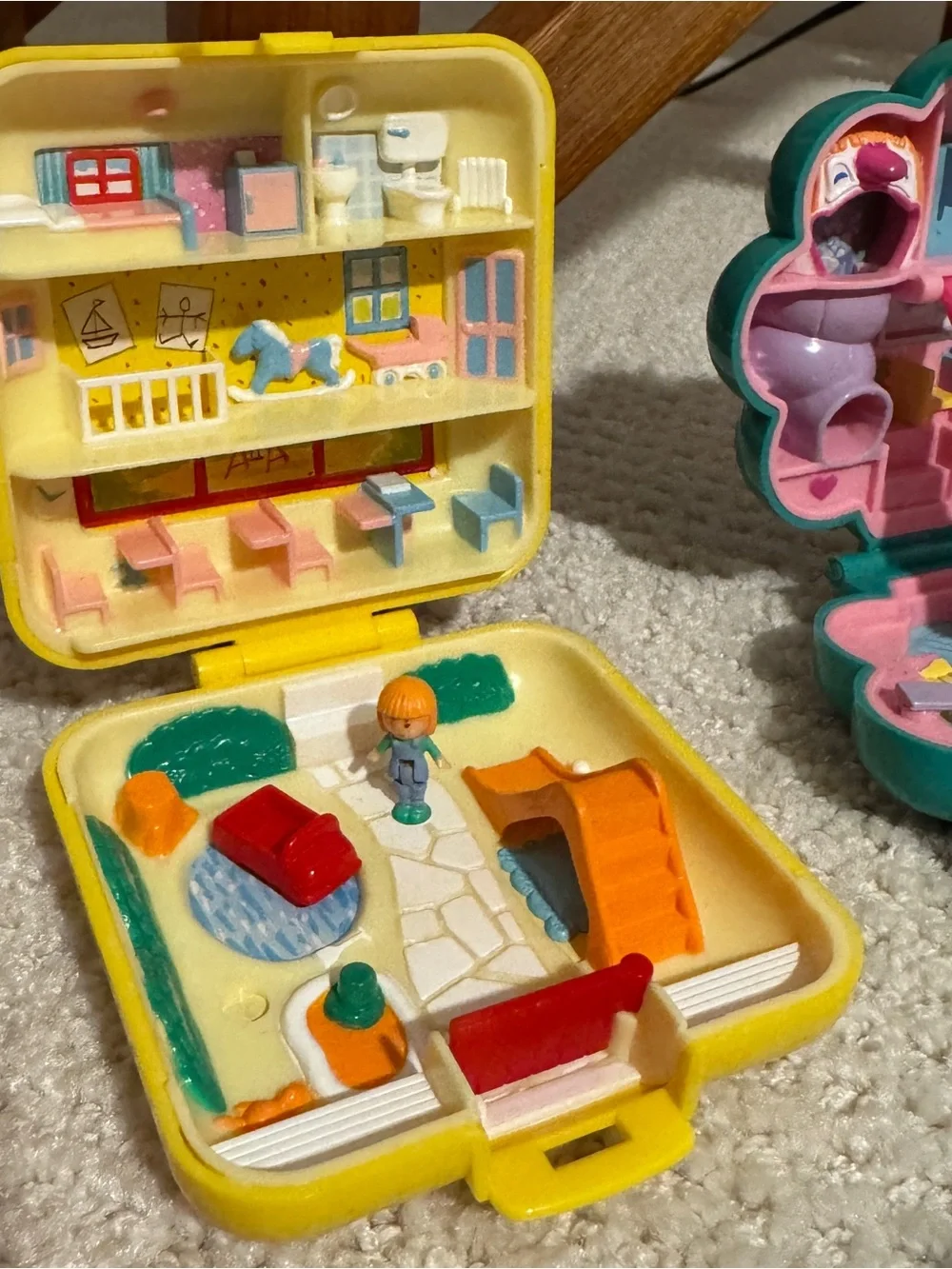 Lot of six Vintage Collectible Polly Pocket